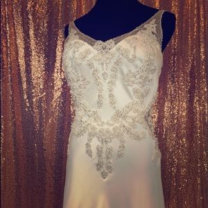New - Maggie Sottero- Size 8- Wedding gown